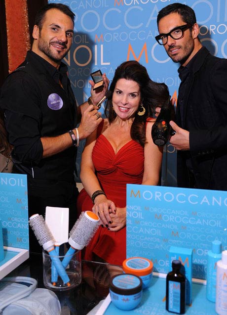 Jackie Guerra trying out some of the Moroccanoil products