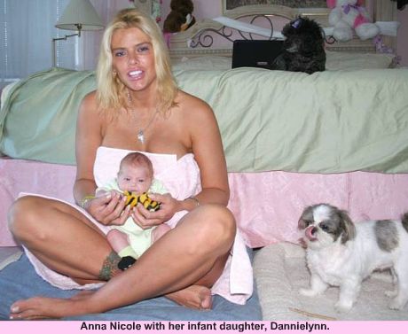 Anna Nicole with baby Dannielynn