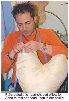 Pol’ created this heart-shaped pillow for Pol’ created this heart-shaped pillow for