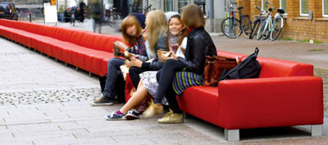 hurrydate-Speed-dating-red-sofa