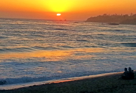 Sunset at Pacific Edge Hotel in Laguna Beach - photo by Jane Emery