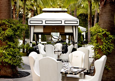 The outdoor area of Cast Restaurant at The Viceroy Hotel Santa Monica