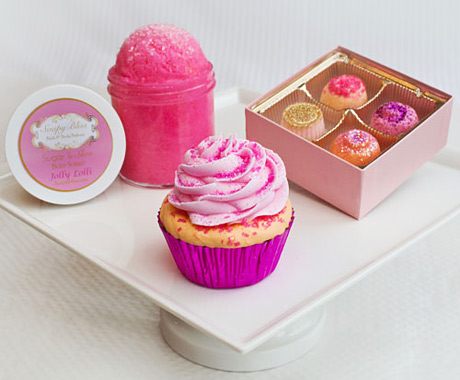 As presented in the 2013 Oscar Gift Lounge and chosen to be included in GBK's celebrity swag bags! Includes a Jolly Lolli Sugar & Shea Body Sorbet, large Sherbet Cupcake Bath Bomb, and a Box of Bubbly Bathtub Candy.