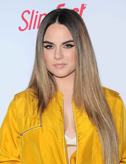 Jojo rocked the house with her hit throwback âLeaveâ and incredible tracks from her new album Mad Love