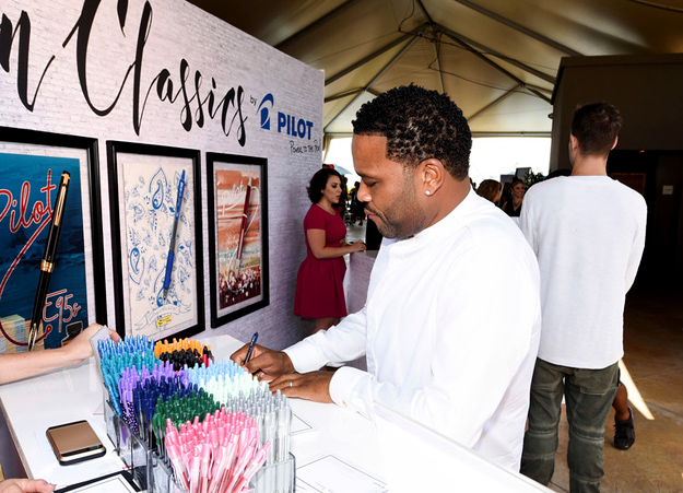 Anthony Anderson penning inspirational message for Pilot Pens