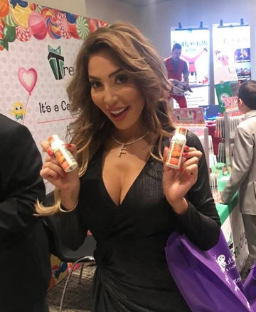 Farrah Abraham at the WOW! Creations gift lounge in honor of the Oscars