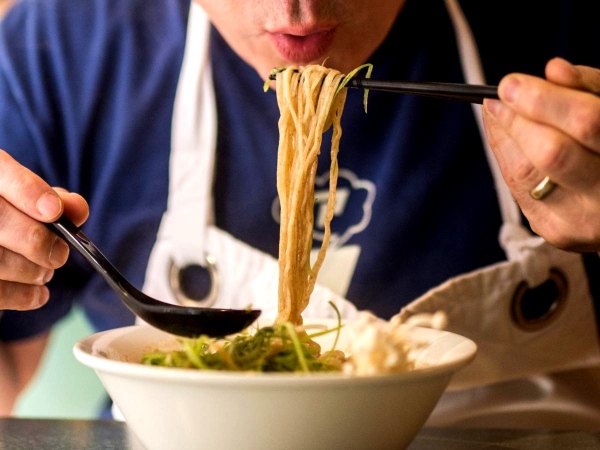 mistakes when eating ramen noodles mistakes when eating ramen noodles