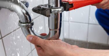 Plumbing Issues To Leave for the Professionals
