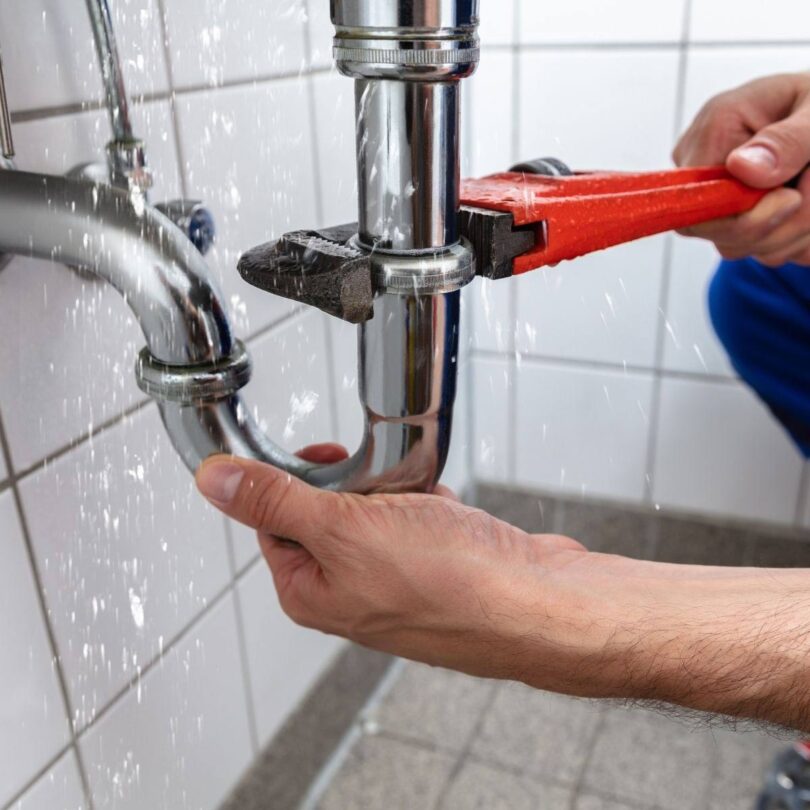 Plumbing Issues To Leave for the Professionals