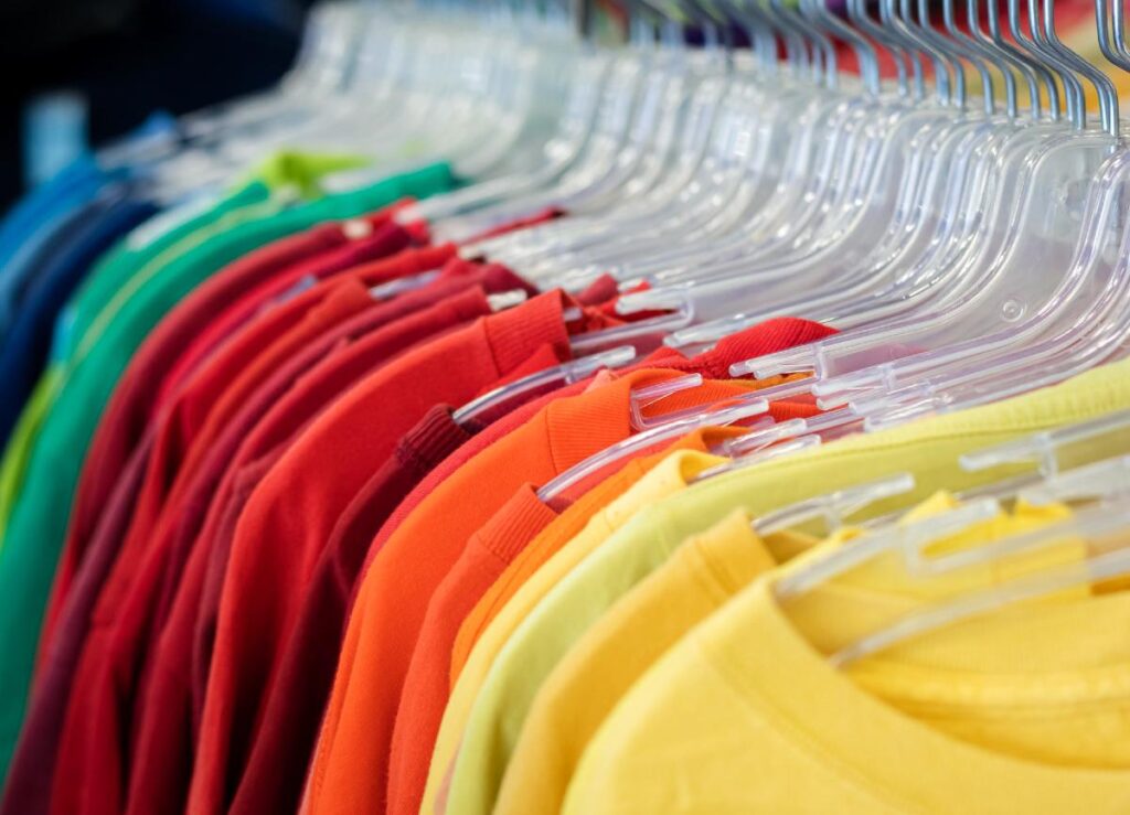 how to style crewneck tees