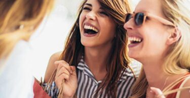 The Top Benefits of Shopping With Your Friends
