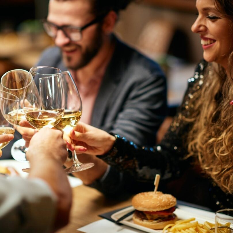 Tips To Increase Alcoholic Beverage Sales in Restaurants