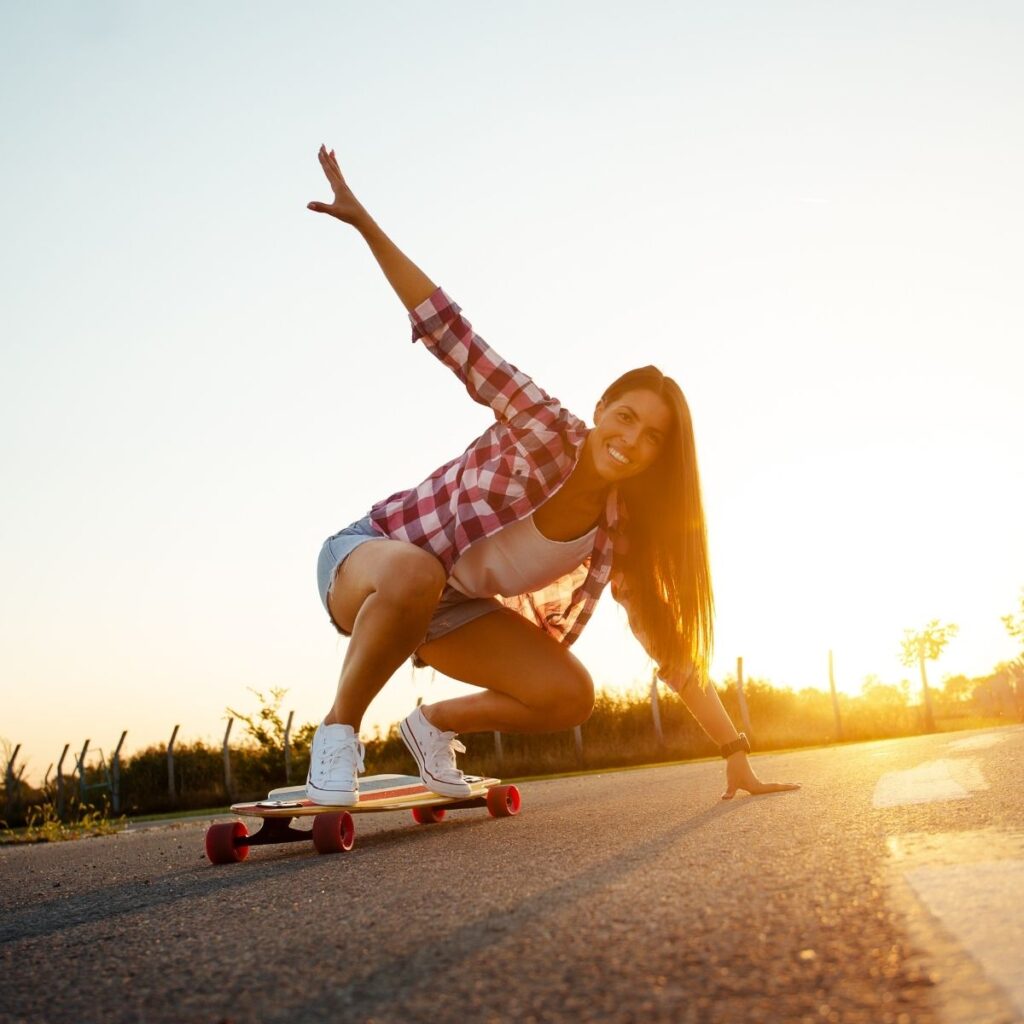 Differences Between a Longboard and a Skateboard