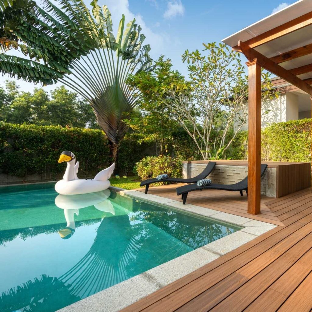 5 Pool Accessories for a Memorable Summer