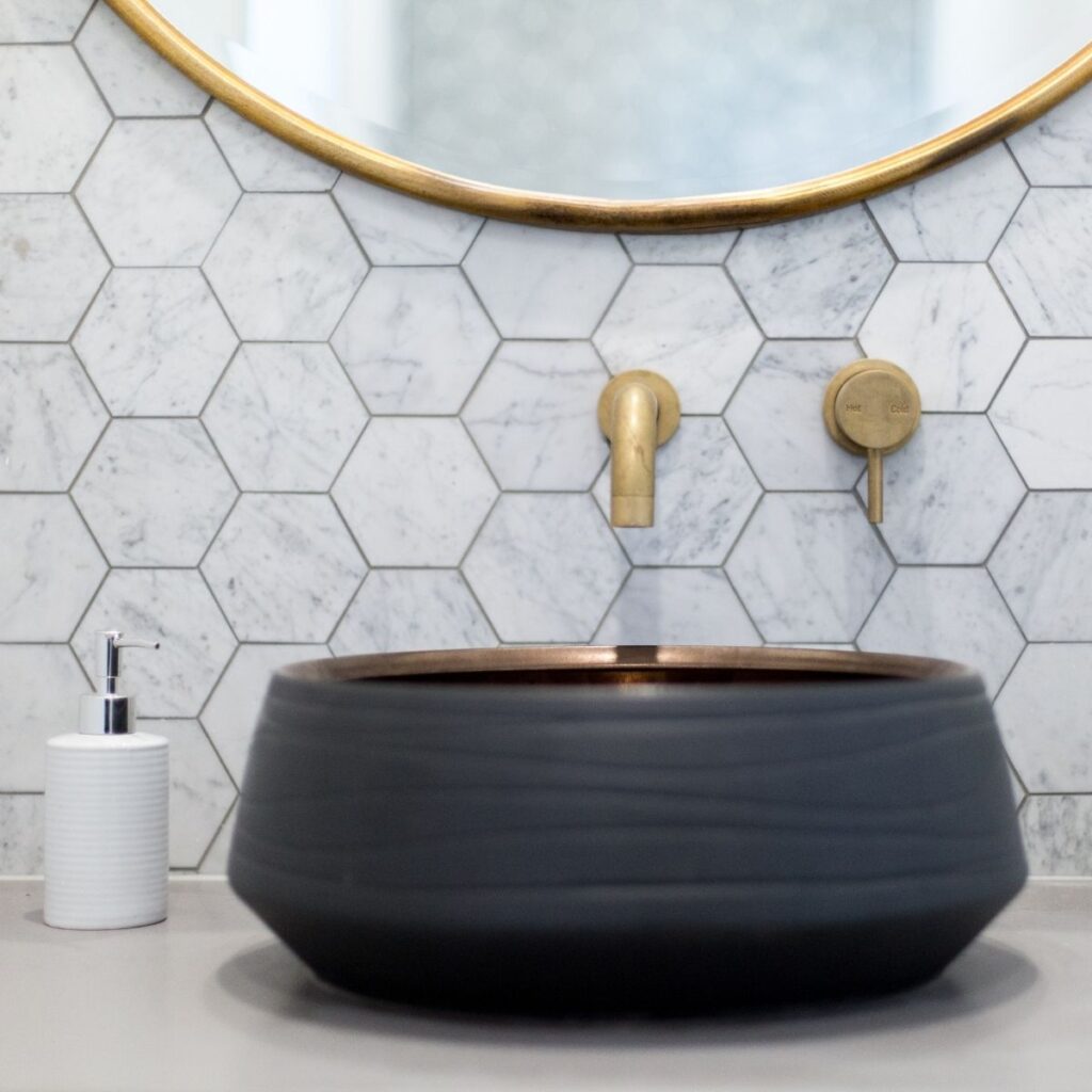 5 Different Ways To Style Up Your Powder Room