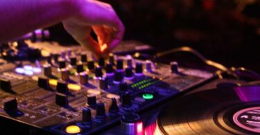 5 Tips for Getting Your DJ Career Started