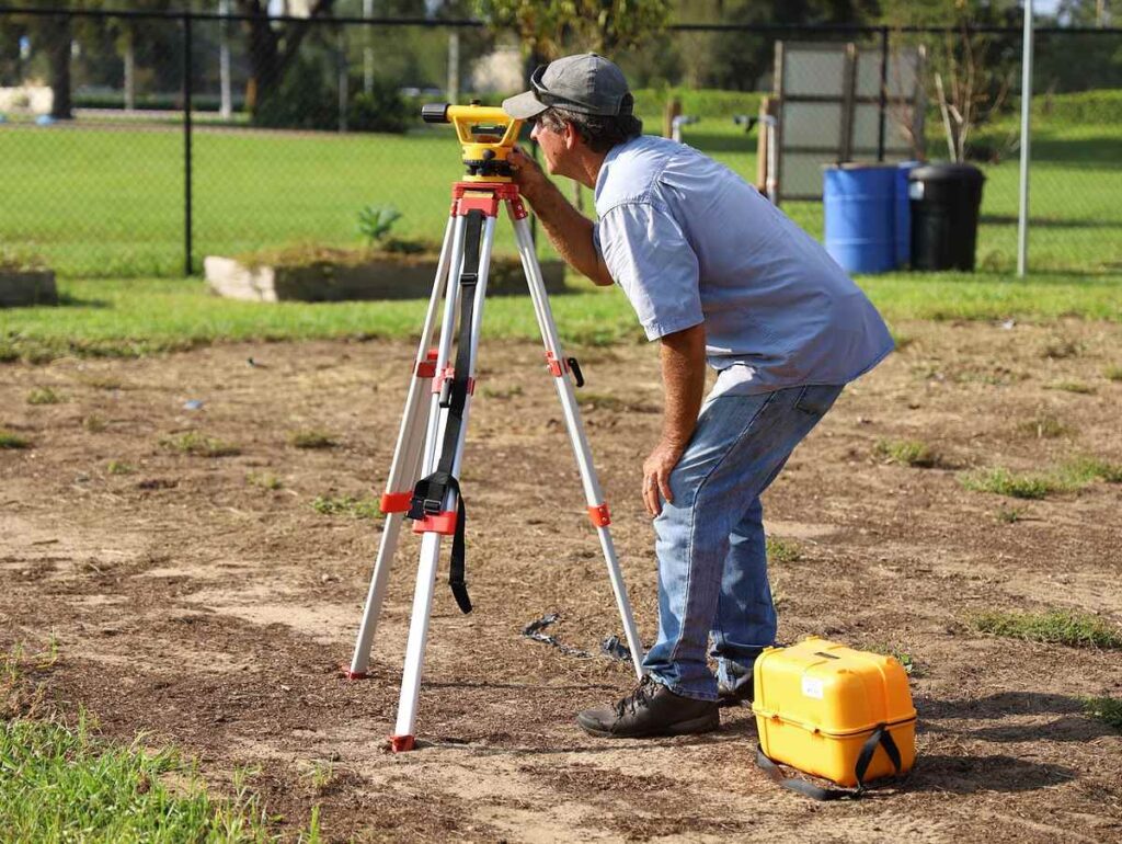 land surveyor