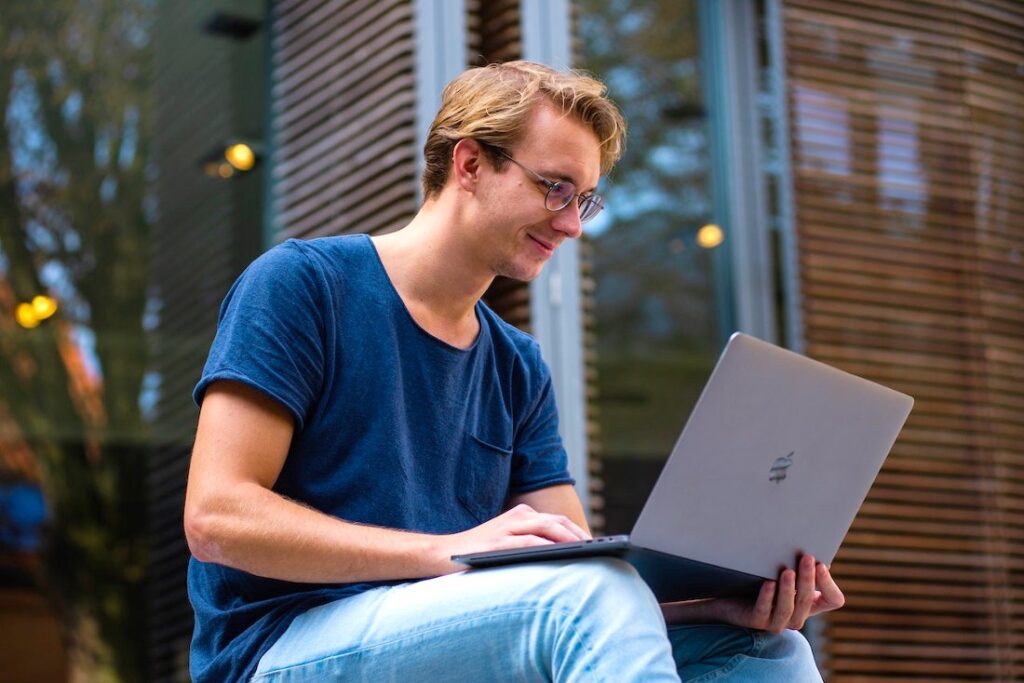 Scholarship Application Essay Help