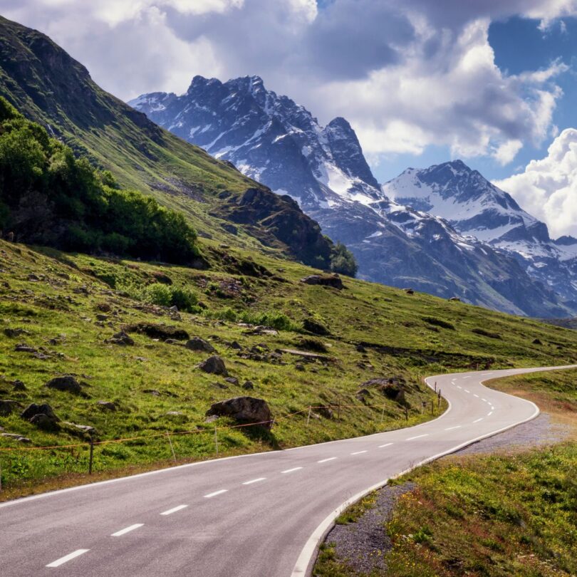 Safe Practices for a Road Trip Through the Mountains