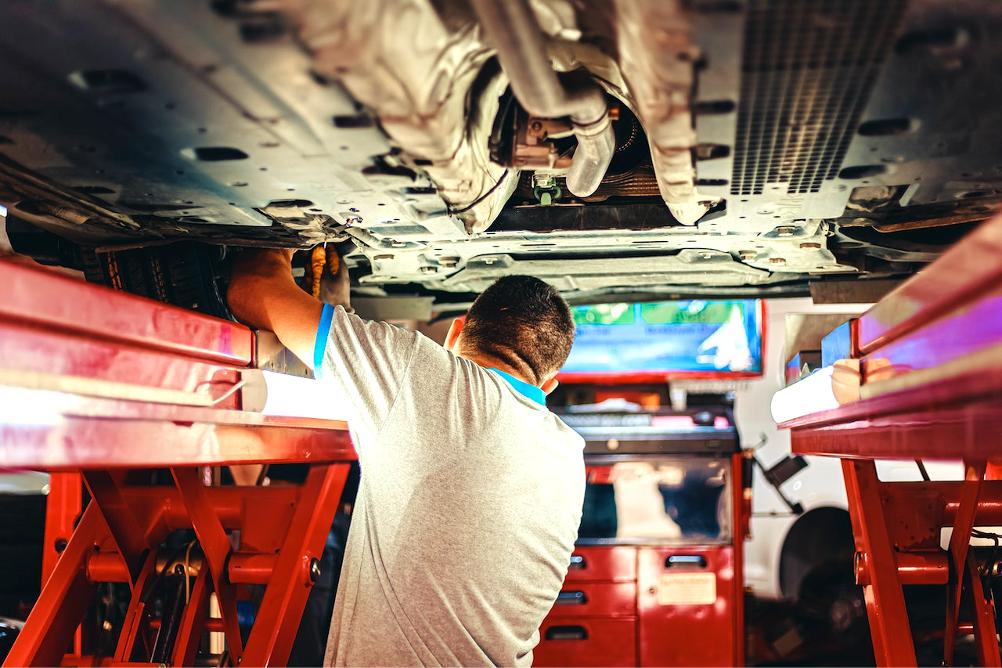 uto shop mechanic injuries