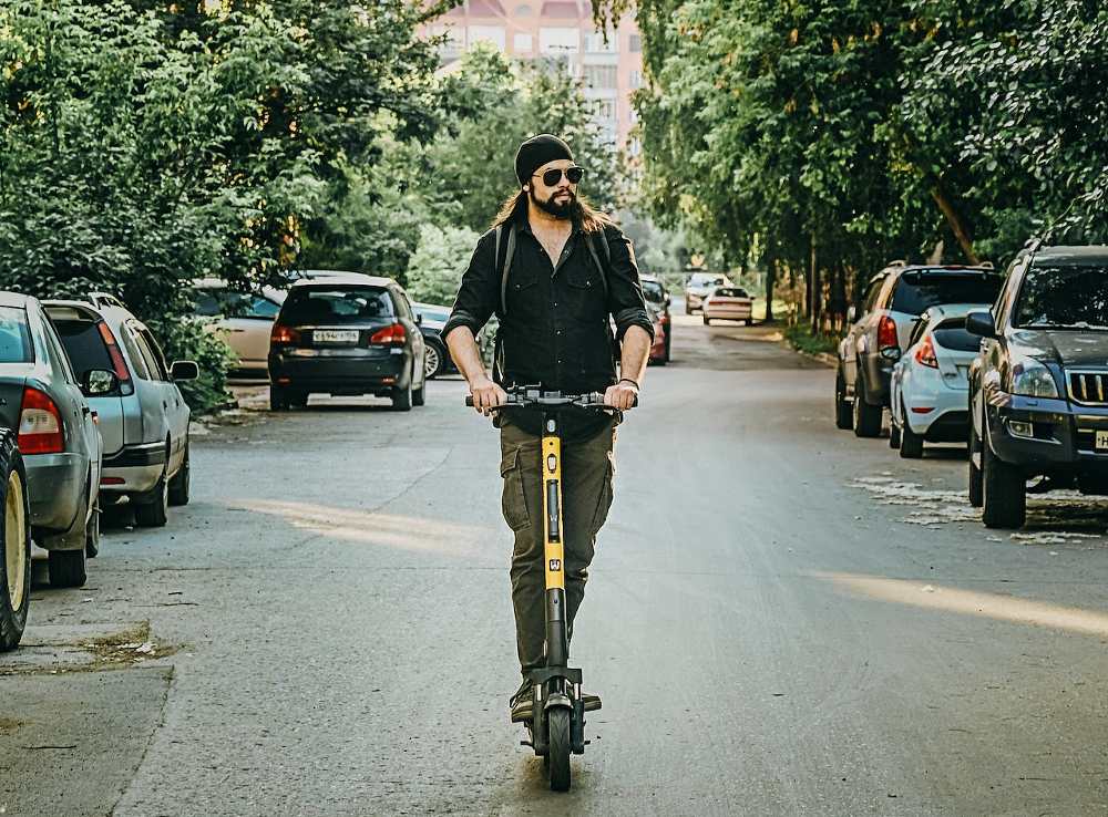 2 wheeler electric scooter accident