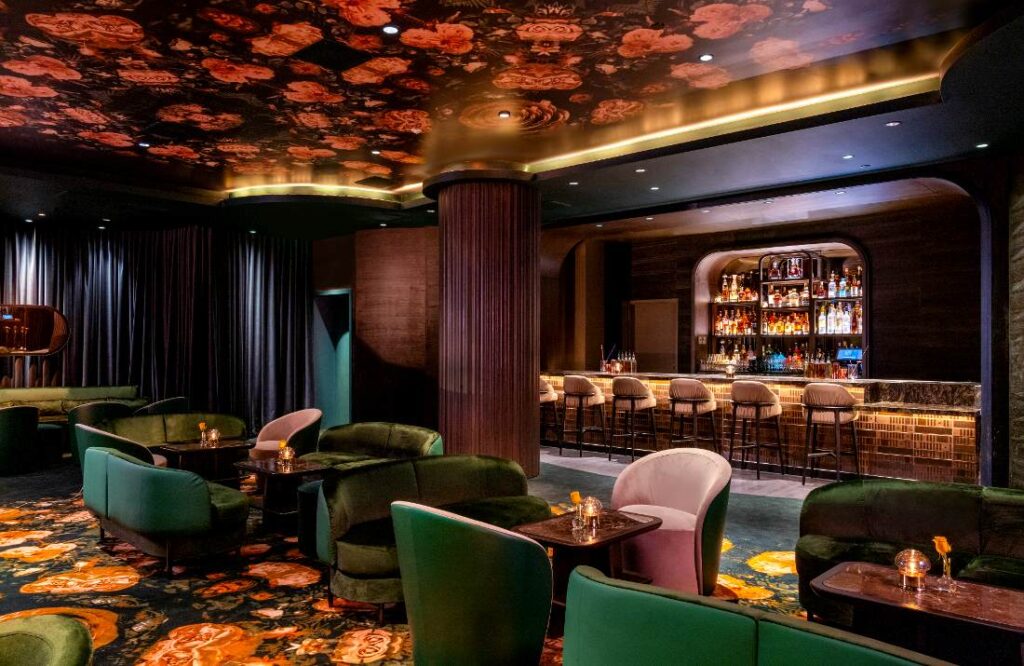 Easys Cocktail Lounge at ARIA Hotel & Casino Las Vegas