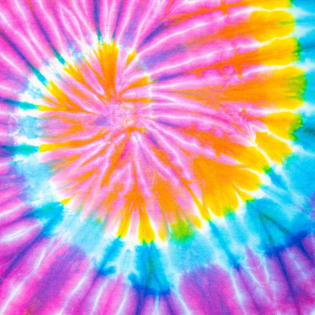 3 Clothing Items You Should Tie-Dye for the Fall