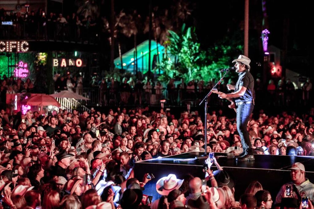 Brad Paisley - photo: JP Cordero