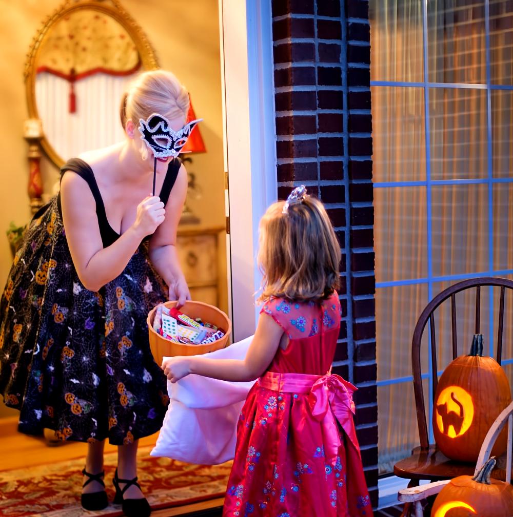 Halloween Tips from California Poison Control