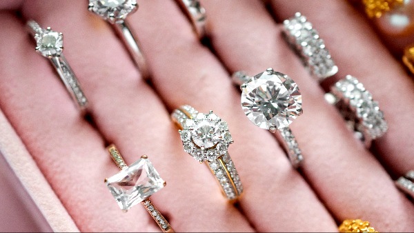 buying engagement rings in Switzerland buying engagement rings in Switzerland