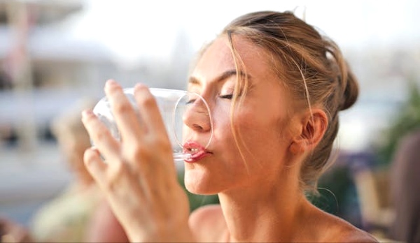 hydration for a healthy gut drink enough water to stay hydrated