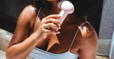 Vanity Planet's RAEDIA 2.0 cleansing brush