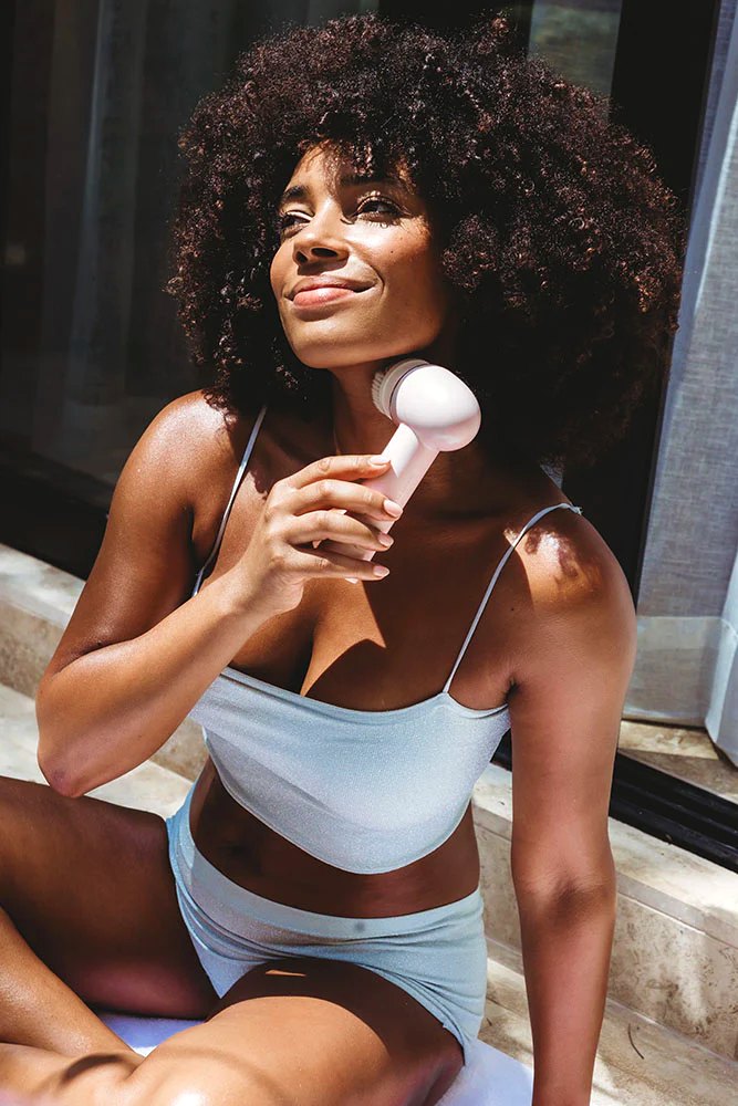 Vanity Planet's RAEDIA 2.0 cleansing brush