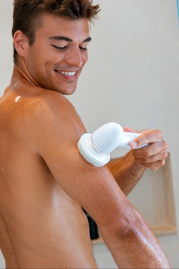 Vanity Planet's RAEDIA 2.0 cleansing brush Vanity Planet's RAEDIA 2.0 cleansing brush