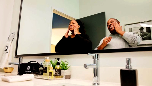 Le'Noir Skincare Rebecca Davis founder Le'Noir Skincare Rebecca Davis founder