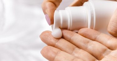 sunscreen moisturizer vs regular moisturizer