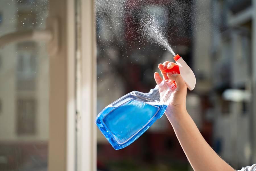 Choosing the Right Glass Cleaner
