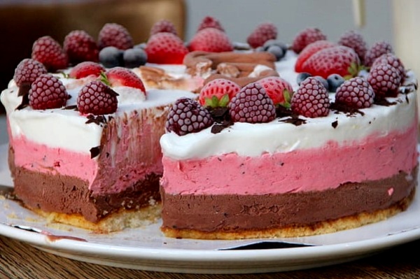 fresh strawberry cakes fresh strawberry cake