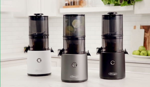 Omega Effortless™ Batch Juicer Omega Effortless™ Batch Juicer