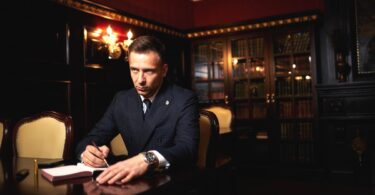 Family Lawyer in Paternity Establishment