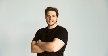 Daniel Iles, Founder Viral Coach