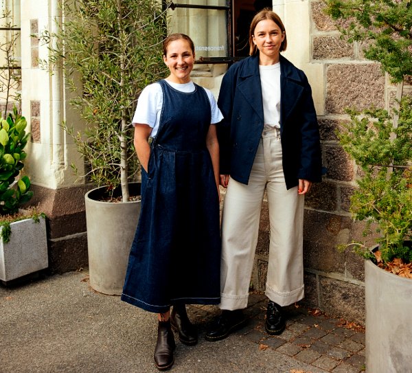 Two Raw Sisters New Zealand Manuka Honey Two Raw Sisters New Zealand Manuka Honey