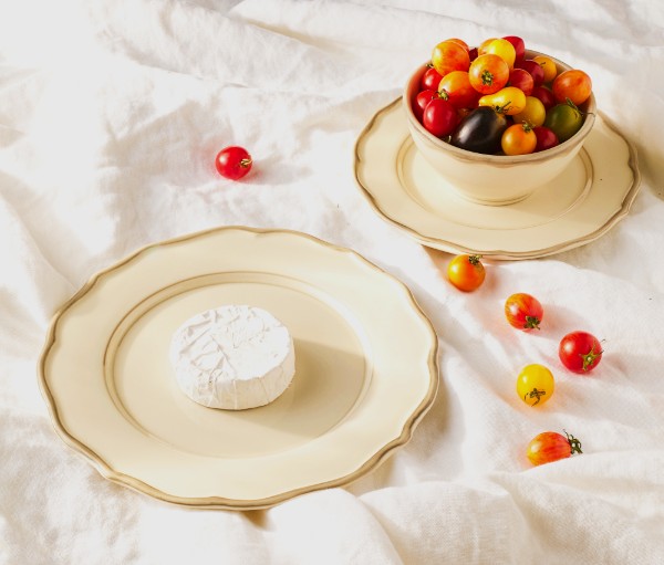 Maison Madison Sylvia 12 Piece Dinnerware set Maison Madison Sylvia 12 Piece Dinnerware set