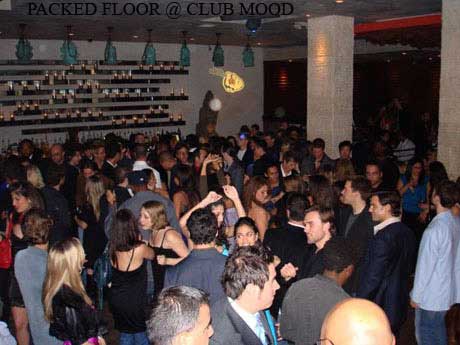 The dance floor gets packed with Janice's guests @ Club Mood.