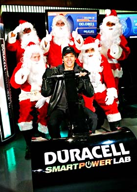 Duracell-Chaske-with-Santas